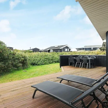 Holiday home Clxix
