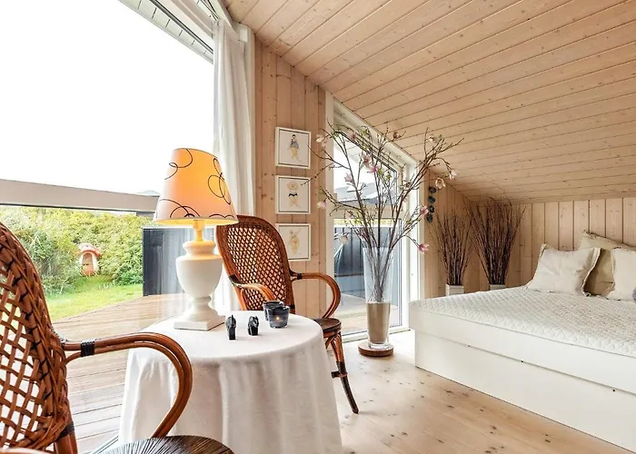8 Person In Lokken-by Traum * Løkken